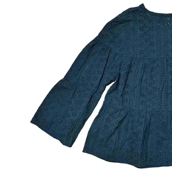 Madewell Eyelet Tiered Button-Back Top bell sleeve Medium - Picture 4 of 8